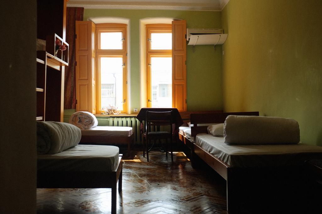 Elementary Hostel โอเดสซา ภายนอก รูปภาพ